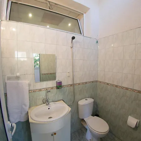 Center With Workspace & Wifi Near Metro Station Апартамент София