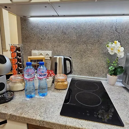 Center With Workspace & Wifi Near Metro Station Апартаменты София