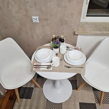 Center With Workspace & Wifi Near Metro Station *