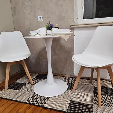 Center With Workspace & Wifi Near Metro Station София