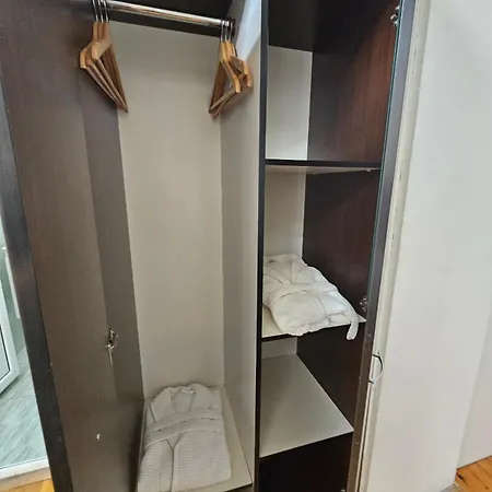 Center With Workspace & Wifi Near Metro Station Апартаменты София